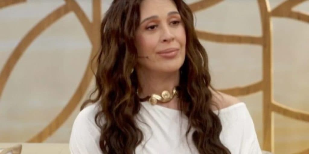 Claudia Raia dá relato sincero do que sente no Brasil e fica indignada com notícia revoltante
