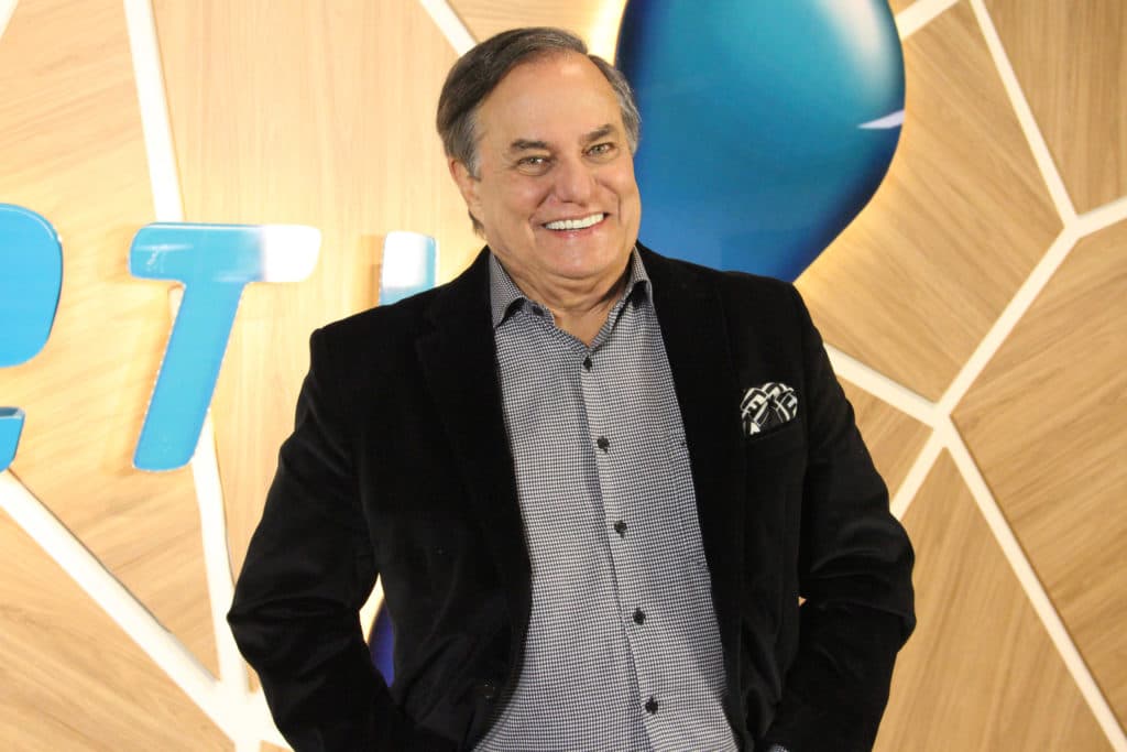 Ronnie Von tem data de estreia confirmada na RedeTV!: "Momento de alegria"