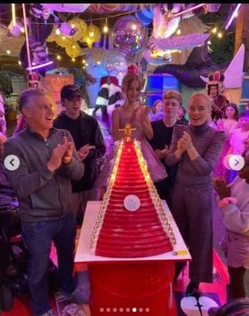 Bolo de aniversário de Eva (Foto: Reprodução/Instagram)