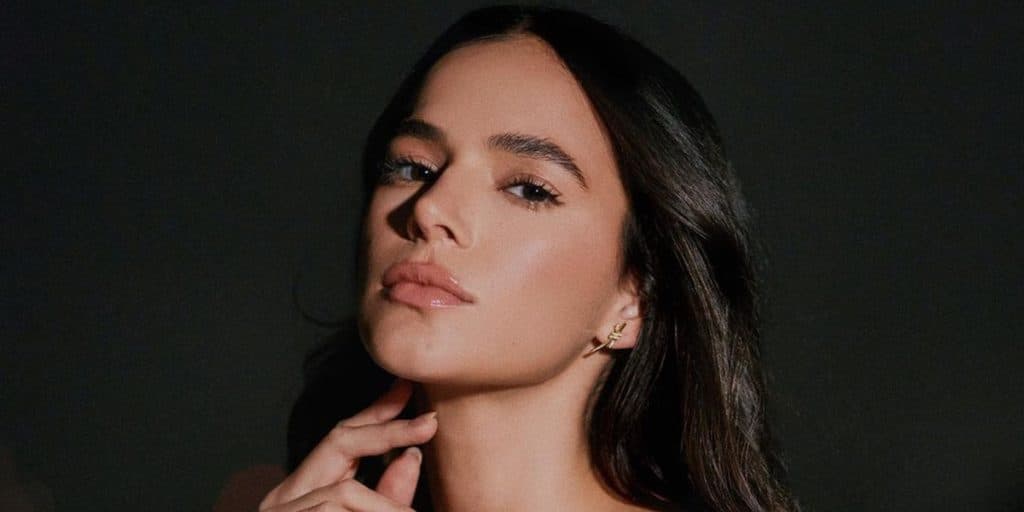 Qual declaração sobre sua vida pessoal Bruna Marquezine fez que deixou todos surpresos; atriz envolveu mulheres