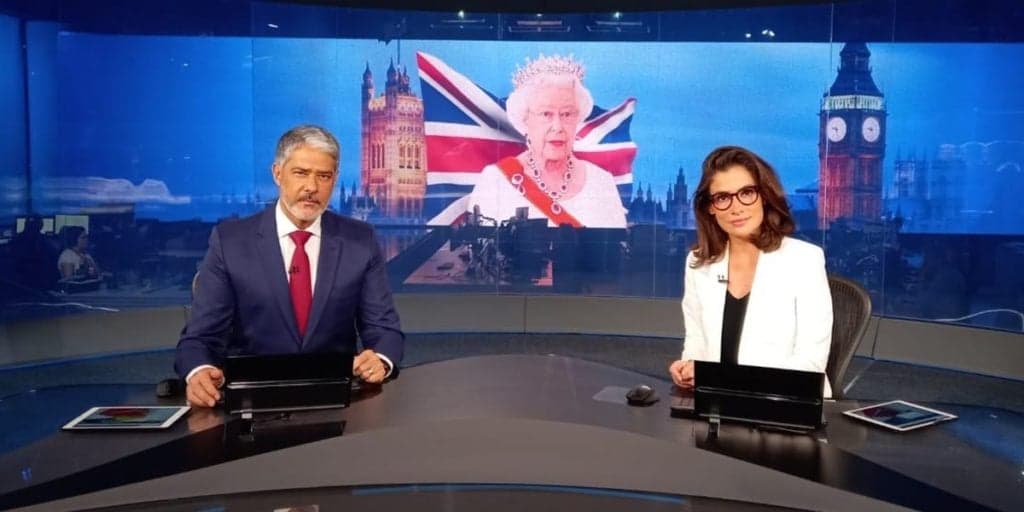 Ao vivo! De Londres, mulher invade Jornal Nacional, grita “Globo lixo”, mas é cortada por Bonner
