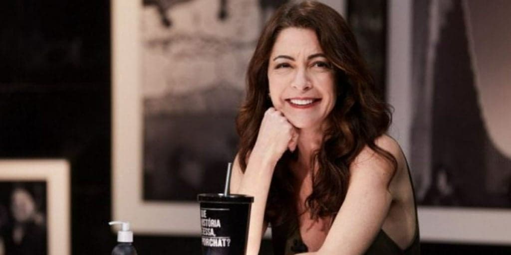 Ana Paula Padrão levou vibrador gigante para camarim na Band e sofreu para se livrar: "Era compridão"