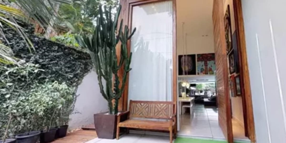 Entrada da casa de Bruno Gagliasso (Reprodução: Youtube) Entrada da casa de Bruno Gagliasso (Reprodução: Youtube)