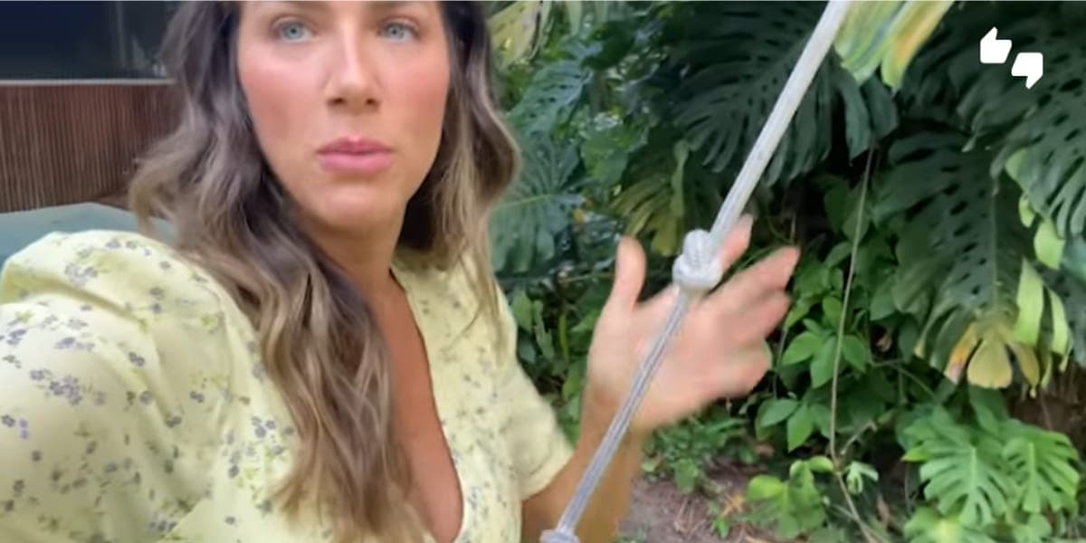 Giovanna Ewbank aproveitando o balanço de cipó e o verde ao redor da mansão (Reprodução: Youtube) Giovanna Ewbank aproveitando o balanço de cipó e o verde ao redor da mansão (Reprodução: Youtube)