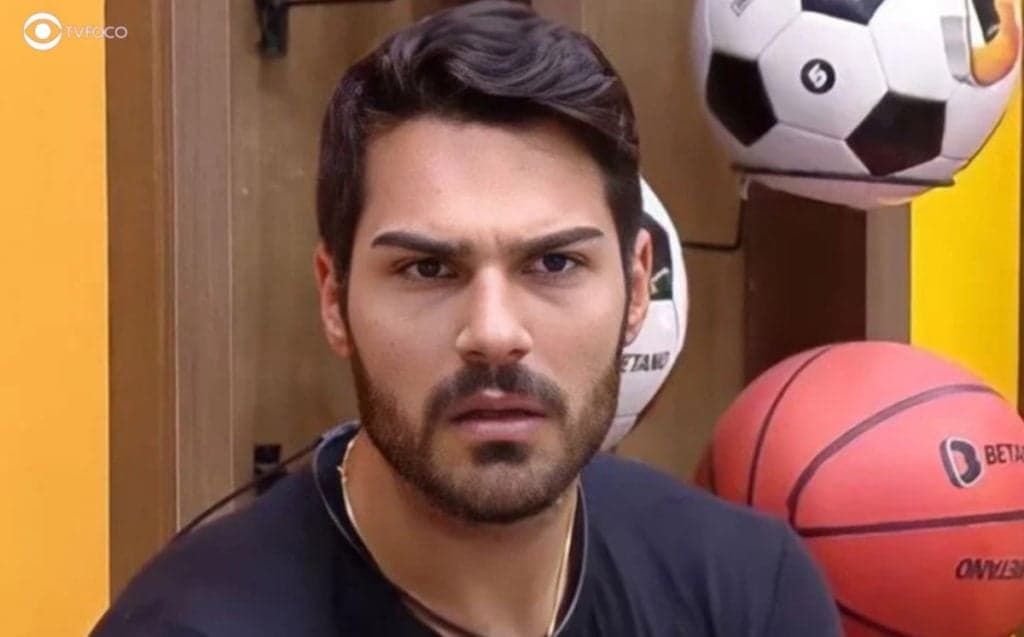 Expulso de A Fazenda, Shayan se revolta com injustiça após revelação de Deolane e exige postura da Record