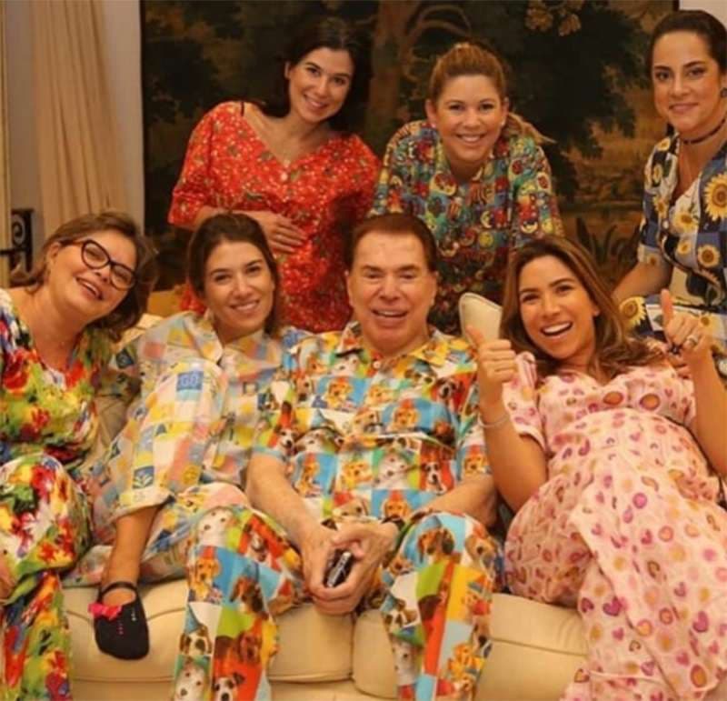 Silvio Santos e suas filhas em momento descontraído (Foto: Reprodução) Silvio Santos e suas filhas em momento descontraído (Foto: Reprodução)
