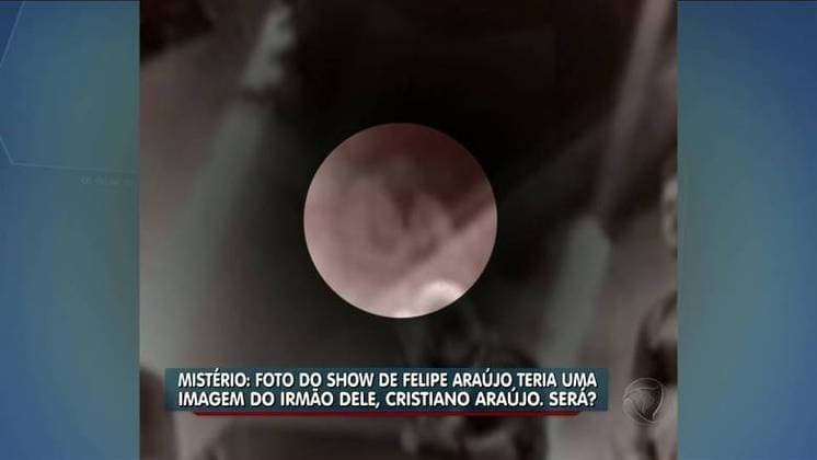 Imagem do suposto fantasma de Cristiano Araújo (Imagem: Reprodução) Imagem do suposto fantasma de Cristiano Araújo (Imagem: Reprodução)