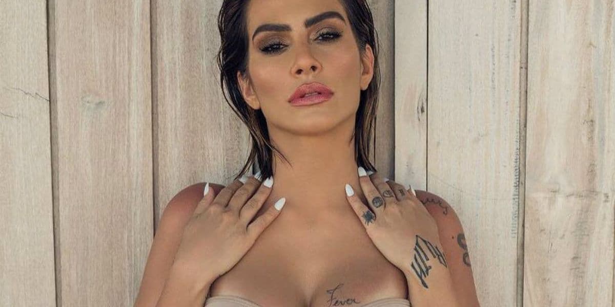 Cleo Pires confirmou sexo a três no banheiro e detalhou até trans@ pelos camarins da Globo - Reprodução Cleo Pires confirmou sexo a três no banheiro e detalhou até trans@ pelos camarins da Globo - Reprodução