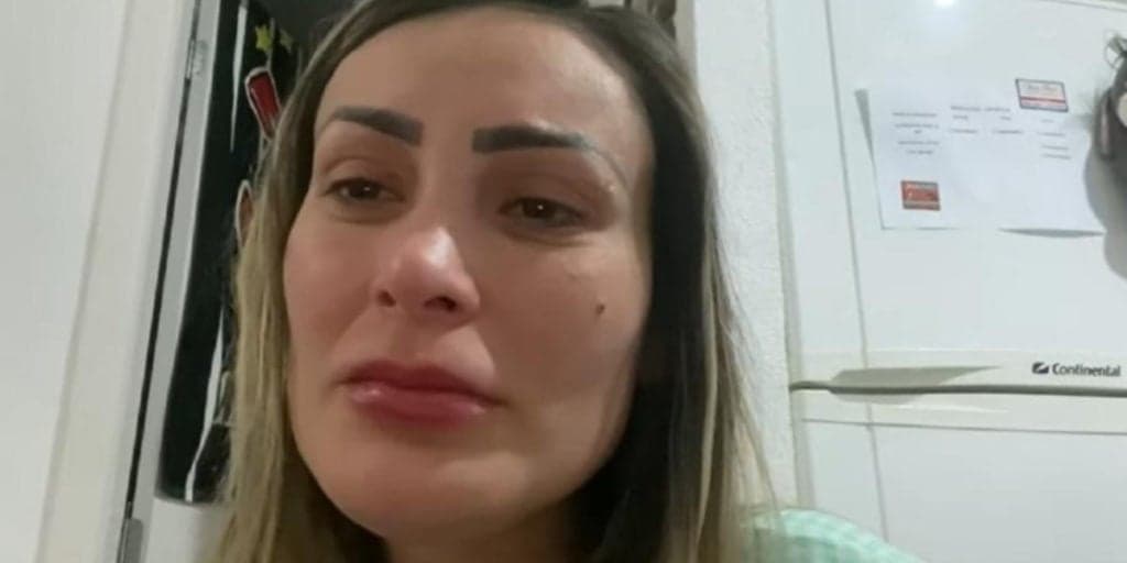 Andressa Urach teria sido mantida amarrada em clínica psiquiátrica; o que ela passou é de doer o coração