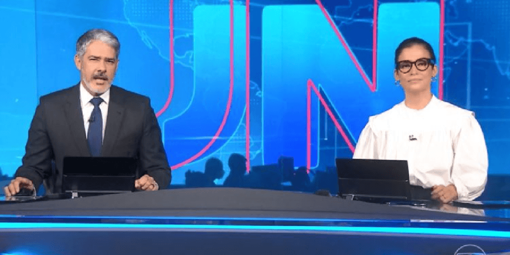 Renata Vasconcellos caiu no choro no JN e William Bonner até estendeu a mão para ela: "Cabe a mim dizer"
