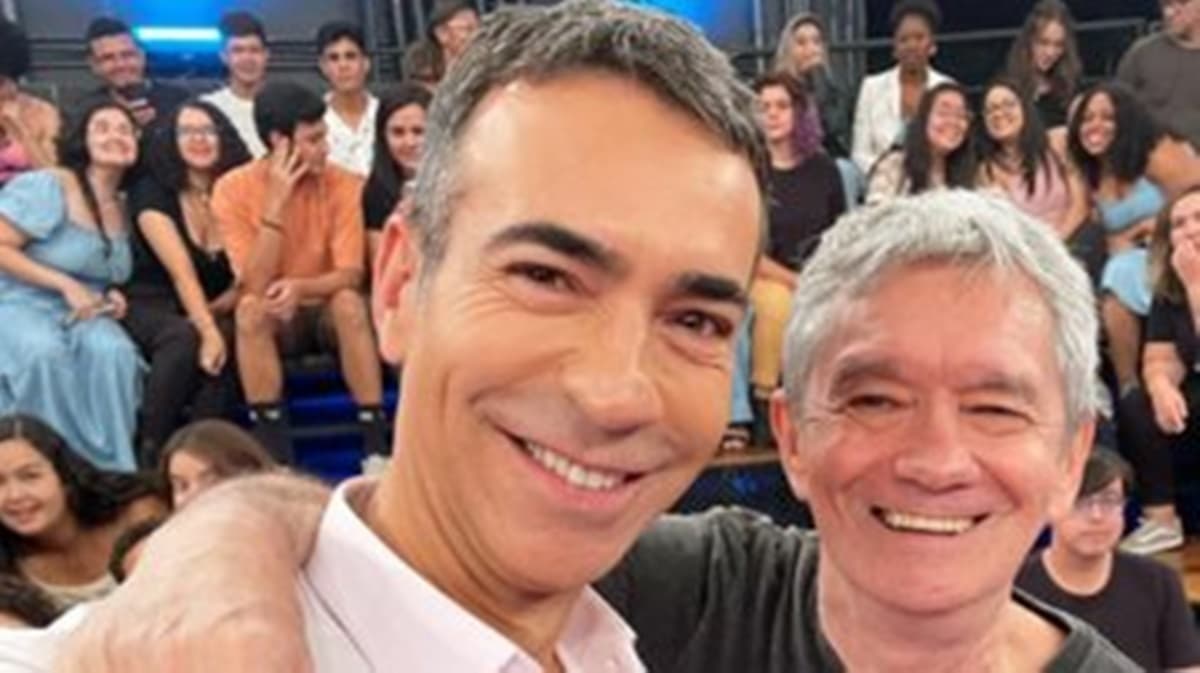 César Tralli foi convidado de Serginho Grisman no Altas Horas e entregou vídeo das filhas César Tralli foi convidado de Serginho Grisman no Altas Horas e entregou vídeo das filhas