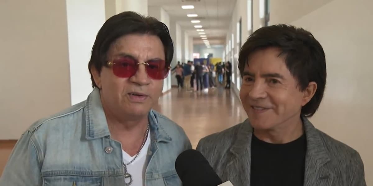 Chitãozinho e Xororó divulgaram a nova série, protagonizada por Rodrigo e Felipe Simas, no Jornal Nacional (Foto: Reprodução / TV Globo) Chitãozinho e Xororó divulgaram a nova série, protagonizada por Rodrigo e Felipe Simas, no Jornal Nacional (Foto: Reprodução / TV Globo)