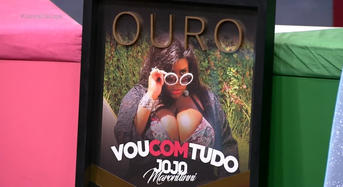 Jojo Todynho discos de ouro, platina e diamante duplo por suas conquistas musicais (Foto: Reprodução / TV Globo) Jojo Todynho discos de ouro, platina e diamante duplo por suas conquistas musicais (Foto: Reprodução / TV Globo)