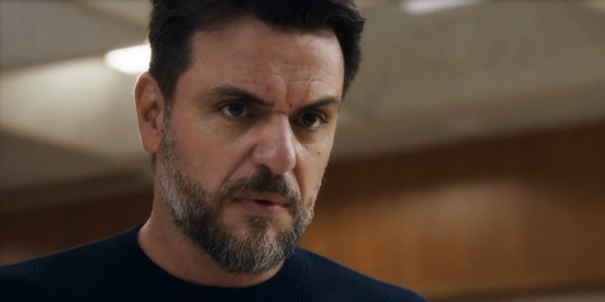 Moretti em cena da novela Travessia Moretti em cena da novela Travessia