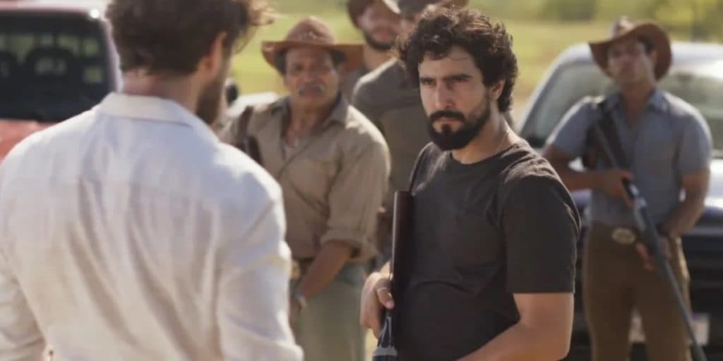 Mar do Sertão - Tertulinho deixa fingimento de lado, aponta arma para José e dispara: "Safado"