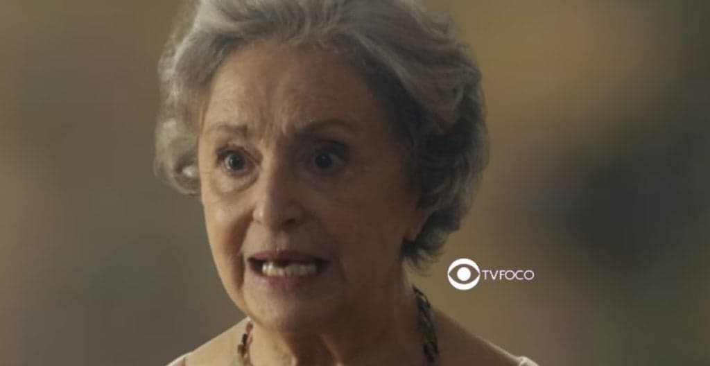Travessia - Segredo bombástico de Tia Cotinha vem à tona e revelação chocante promete movimentar a trama