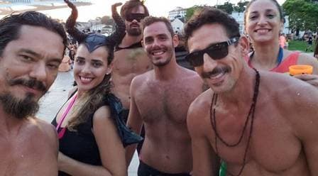 Galã da Globo, Tuca Andrada, caiu na farra acompanhado de bonitão (Foto: Reprodução) Galã da Globo, Tuca Andrada, caiu na farra acompanhado de bonitão (Foto: Reprodução)