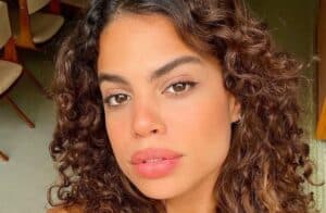 Clara Buarque está fazendo a sua estreia em novelas (Foto: Reprodução / Globo) Clara Buarque está fazendo a sua estreia em novelas (Foto: Reprodução / Globo)