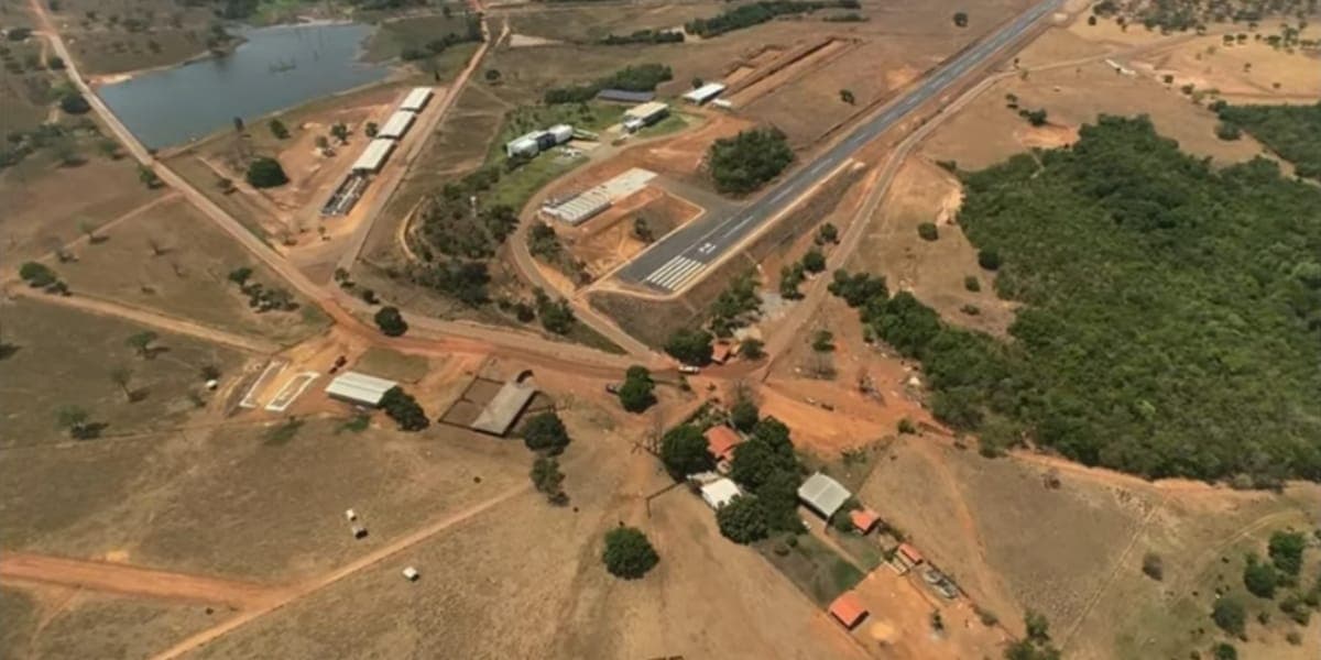 Aeroporto da fazenda de Henrique e Juliano (Reprodução: Youtube) Aeroporto da fazenda de Henrique e Juliano (Reprodução: Youtube)