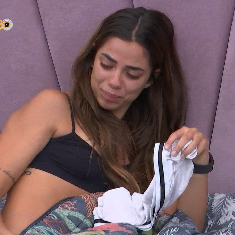 Key Alves foi aos prantos segurando cueca de Gustavo no BBB23 Key Alves foi aos prantos segurando cueca de Gustavo no BBB23