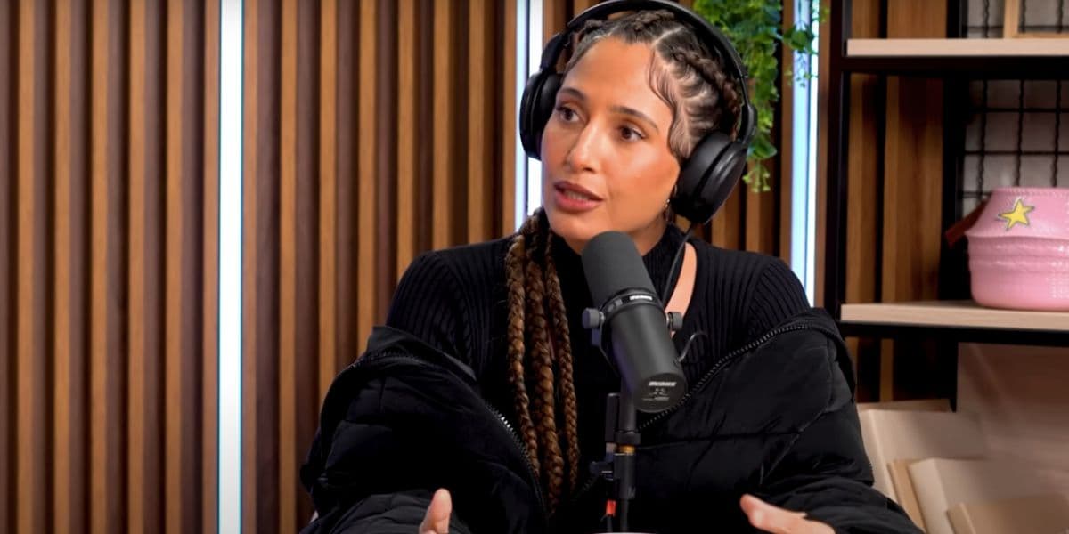 Camila Pitanga revela que foi parada por funcionária de aeroporto por estar com um brinquedo sexual na bolsa (Foto: Reprodução / Quem Pode, Pod do YouTube) Camila Pitanga revela que foi parada por funcionária de aeroporto por estar com um brinquedo sexual na bolsa (Foto: Reprodução / Quem Pode, Pod do YouTube)