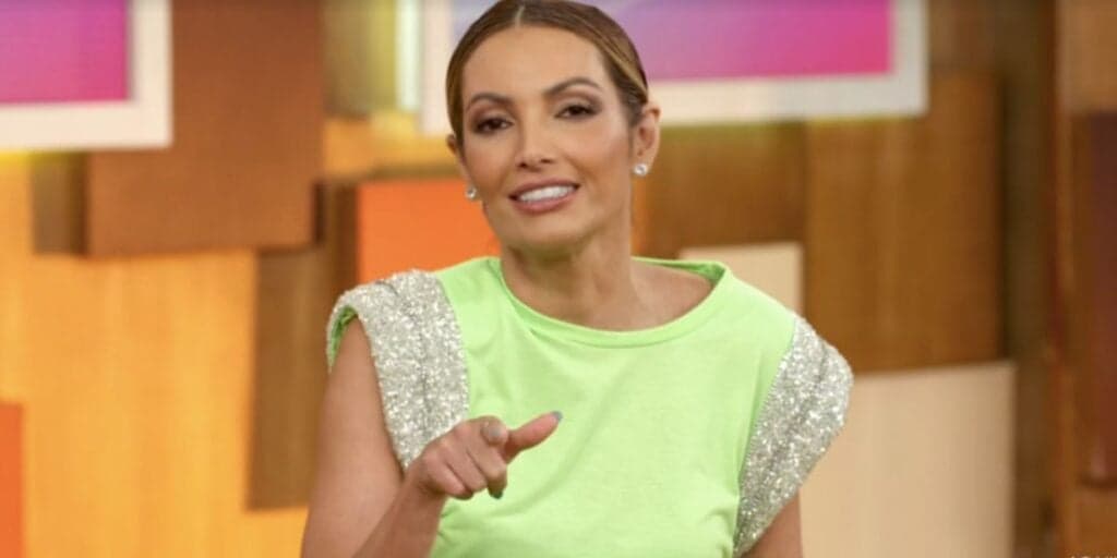 Patrícia Poeta surge em foto com a irmã que é idêntica a ela e que está todos os dias na Record