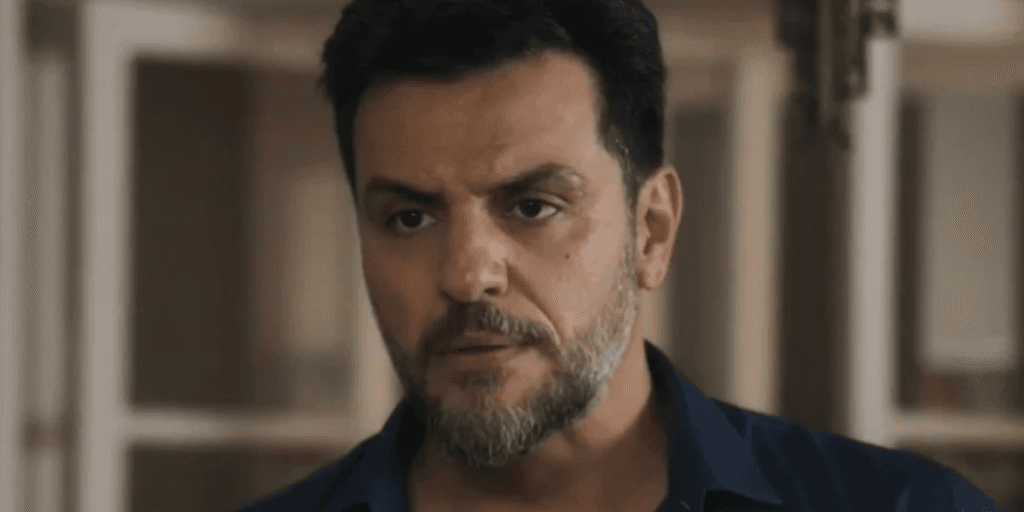 Travessia - Moretti é chantageado e implora pelo dinheiro de Guida para comprar segredo sinistro