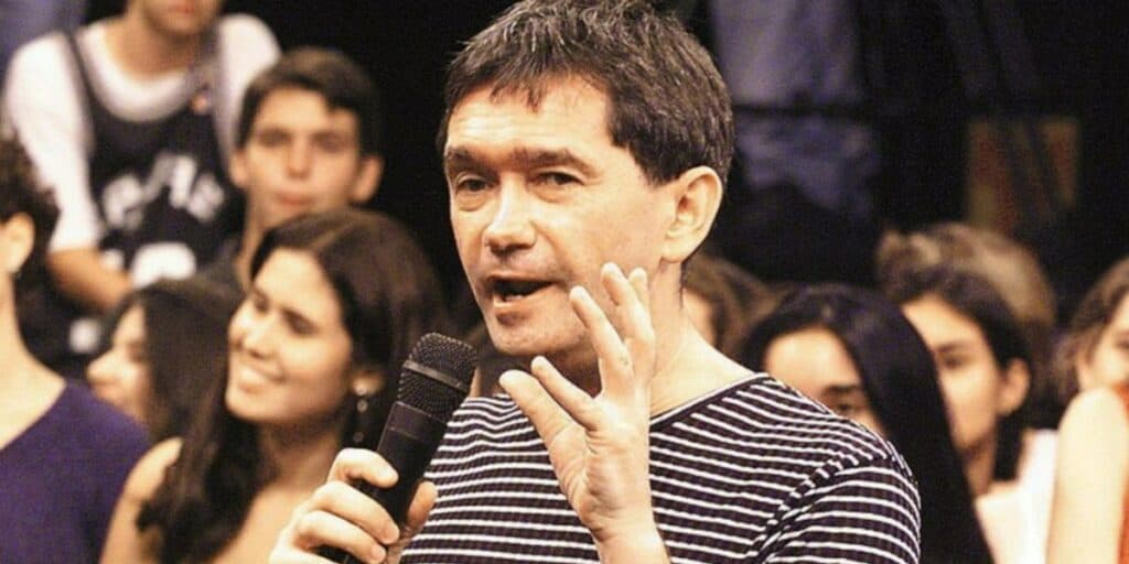 INDECISÃO: Três apresentadores disputam o comando do Programa Livre no SBT