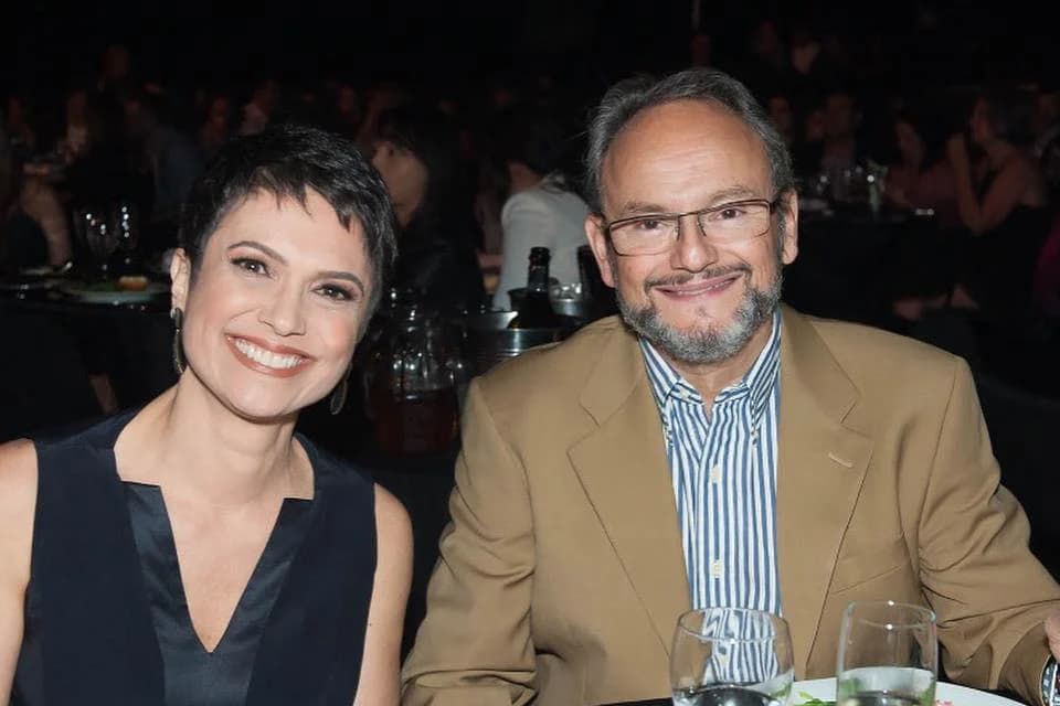 http://tvfoco.uai.com.br/wp-content/uploads/2015/05/Daniela-Mercury.jpg