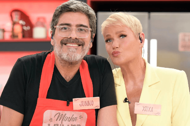Xuxa ao lado de Junno (Foto: Reprodução Internet) Xuxa ao lado de Junno (Foto: Reprodução Internet)
