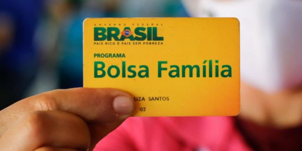 Notícia excelente para o Bolsa Família em ABRIL: Você pode ganhar R$150 de bônus e é isso que precisa fazer