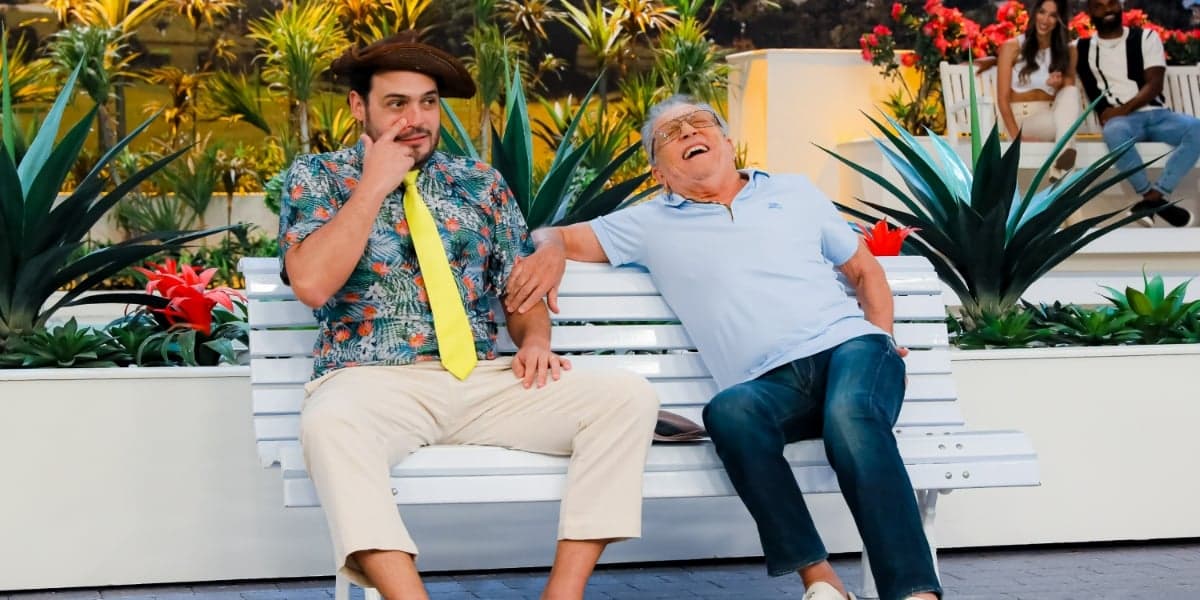 Matheus Ceará e Carlos Alberto de Nóbrega em "A Praça é Nossa", que arrebentou em audiência (Foto: Lourival Ribeiro/SBT) Matheus Ceará e Carlos Alberto de Nóbrega em "A Praça é Nossa", que arrebentou em audiência (Foto: Lourival Ribeiro/SBT)