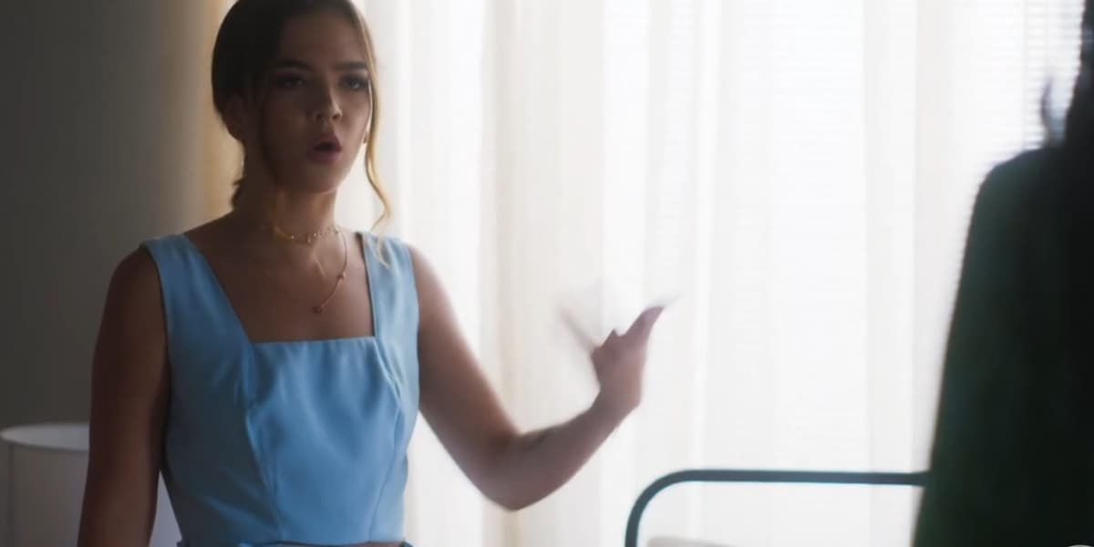 Guiga usando macacão azul na novela Vai na Fé Guiga usando macacão azul na novela Vai na Fé
