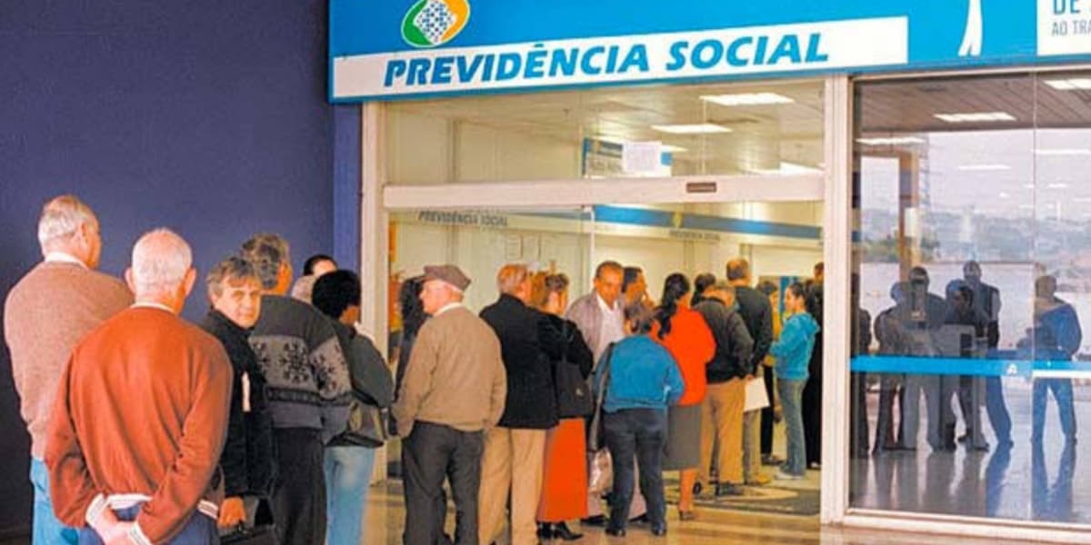 Aposentados e pensionistas do INSS receberam boa notícia sobre o 13° salário Aposentados e pensionistas do INSS receberam boa notícia sobre o 13° salário