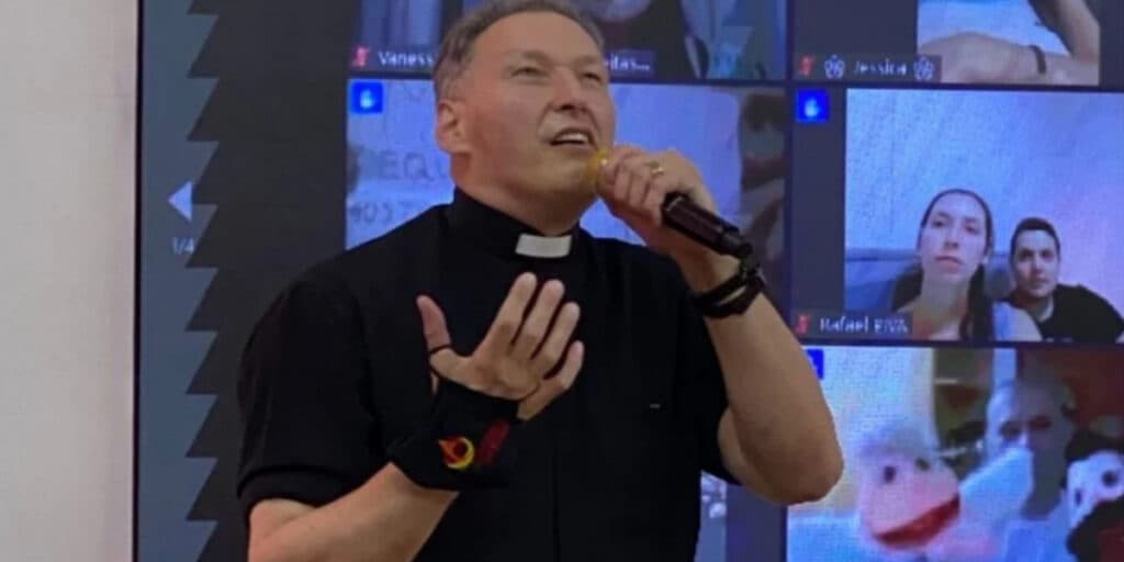 Padre Marcelo Rossi ressurge em público e aparência chocante deixa o Brasil sem acreditar: "Me perdoe"
