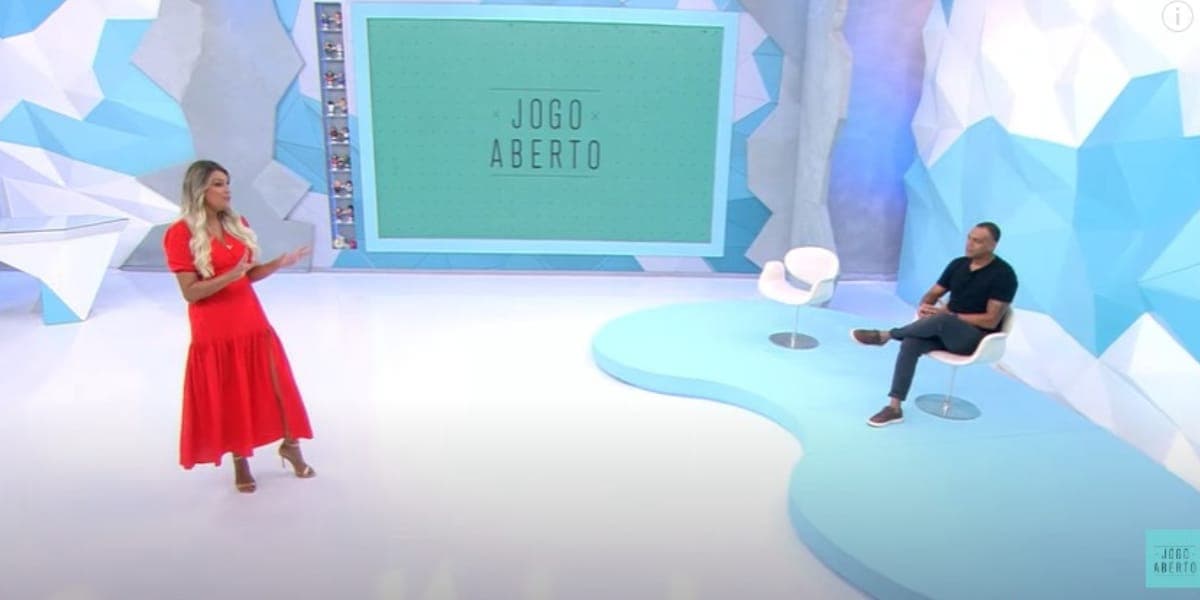 Renata Fan e Denílson abrem o Jogo Aberto sempre de maneira muito bem humorada (Reprodução: Band) Renata Fan e Denílson abrem o Jogo Aberto sempre de maneira muito bem humorada (Reprodução: Band)
