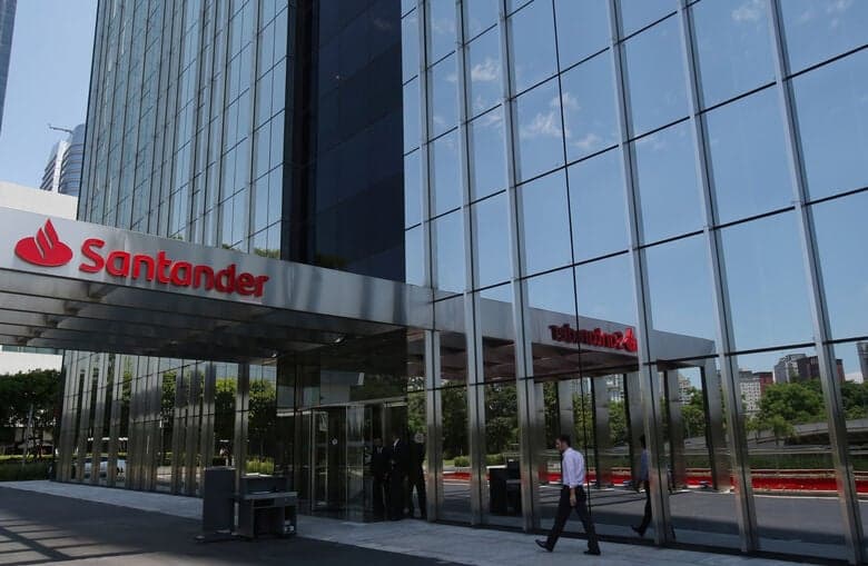 O banco Santander é um banco espanhol e já está a alguns anos no Brasil (Foto Reprodução/Internet) O banco Santander é um banco espanhol e já está a alguns anos no Brasil (Foto Reprodução/Internet)