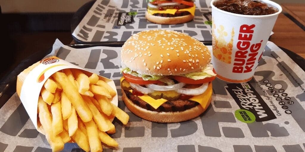 Burger King sem pagar: Acabamos de descobrir como ganhar lanches de graça no fast-food e você precisa saber