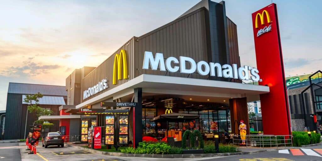 Atitude que MCDonalds acaba de tomar em fast-food no Brasil ninguém nunca imaginou e clientes têm que saber