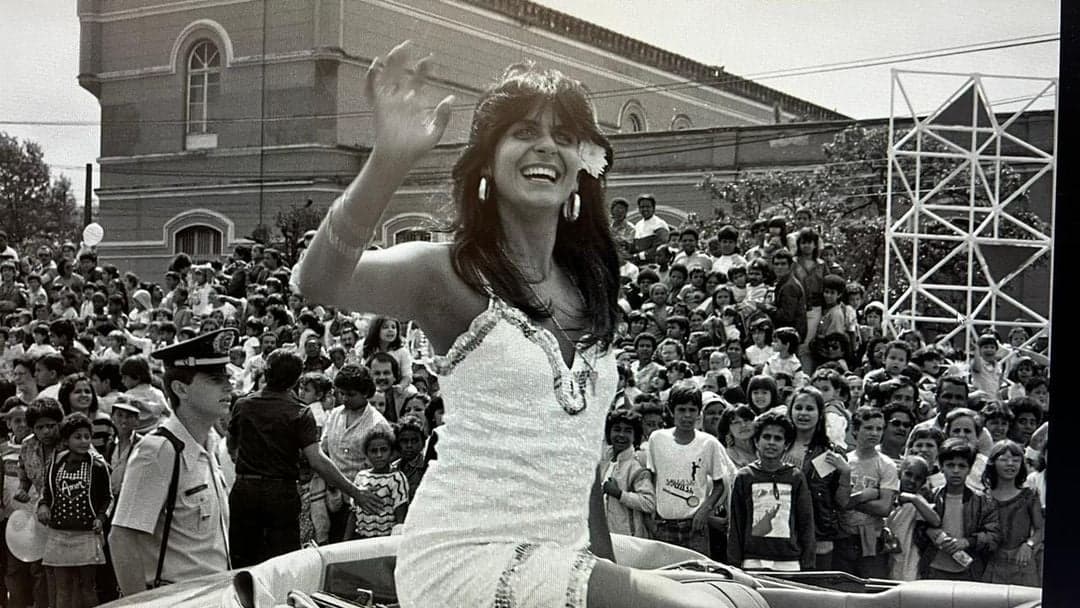 http://tvfoco.uai.com.br/wp-content/uploads/2015/05/Daniela-Mercury.jpg