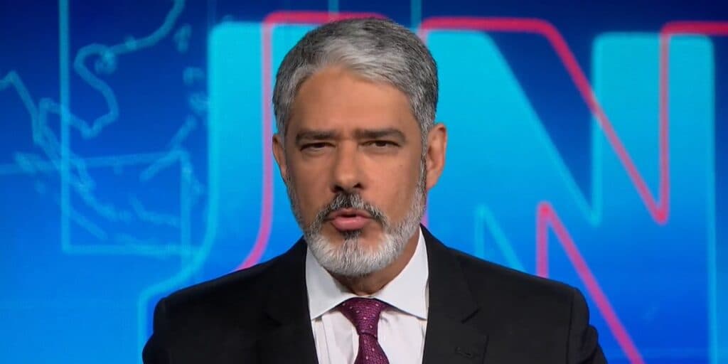 William Bonner entra ao vivo e confirma desfecho de história, após jornalista da Globo ser esfaqueado