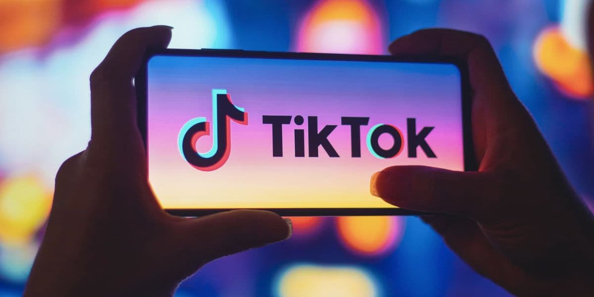 Pessoa usando o TikTok (Foto: Reprodução / Internet) Pessoa usando o TikTok (Foto: Reprodução / Internet)