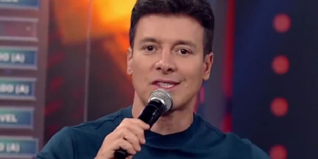 Record libera Rodrigo Faro para concorrência e apresentador expõe: “Tem que correr atrás”