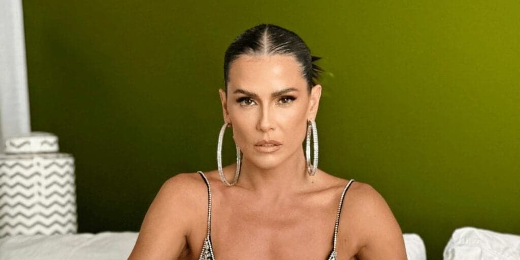 Deborah Secco é dona de rede de lojas de roupa gigante, fatura R$ 37 milhões e você não sabia