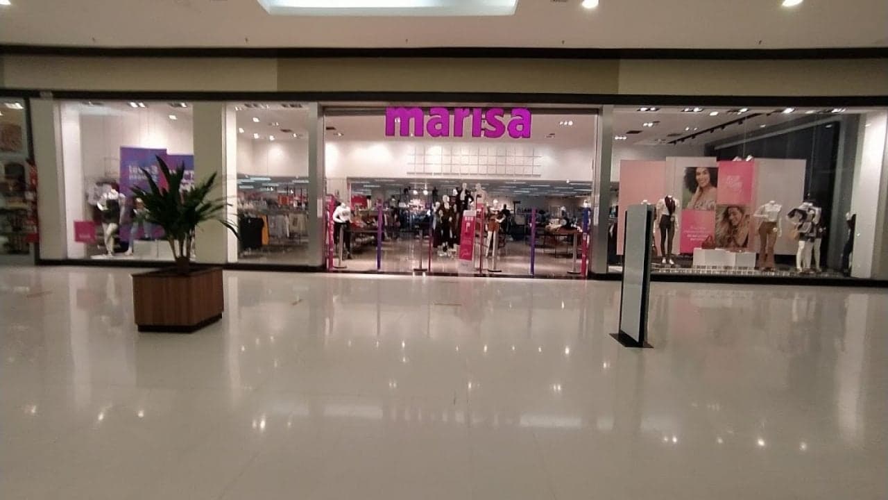 A loja de roupas anunciou o fechamento de mais de 90 unidades (Reprodução: Internet) A loja de roupas anunciou o fechamento de mais de 90 unidades (Reprodução: Internet)