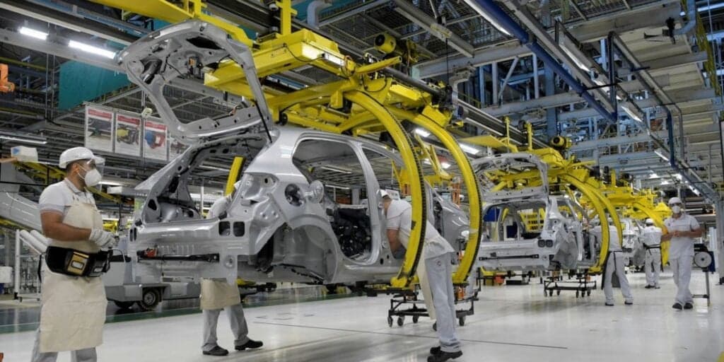 Realidade de vendas: Famosa montadora resolve SUSPENDER produção de famoso carro