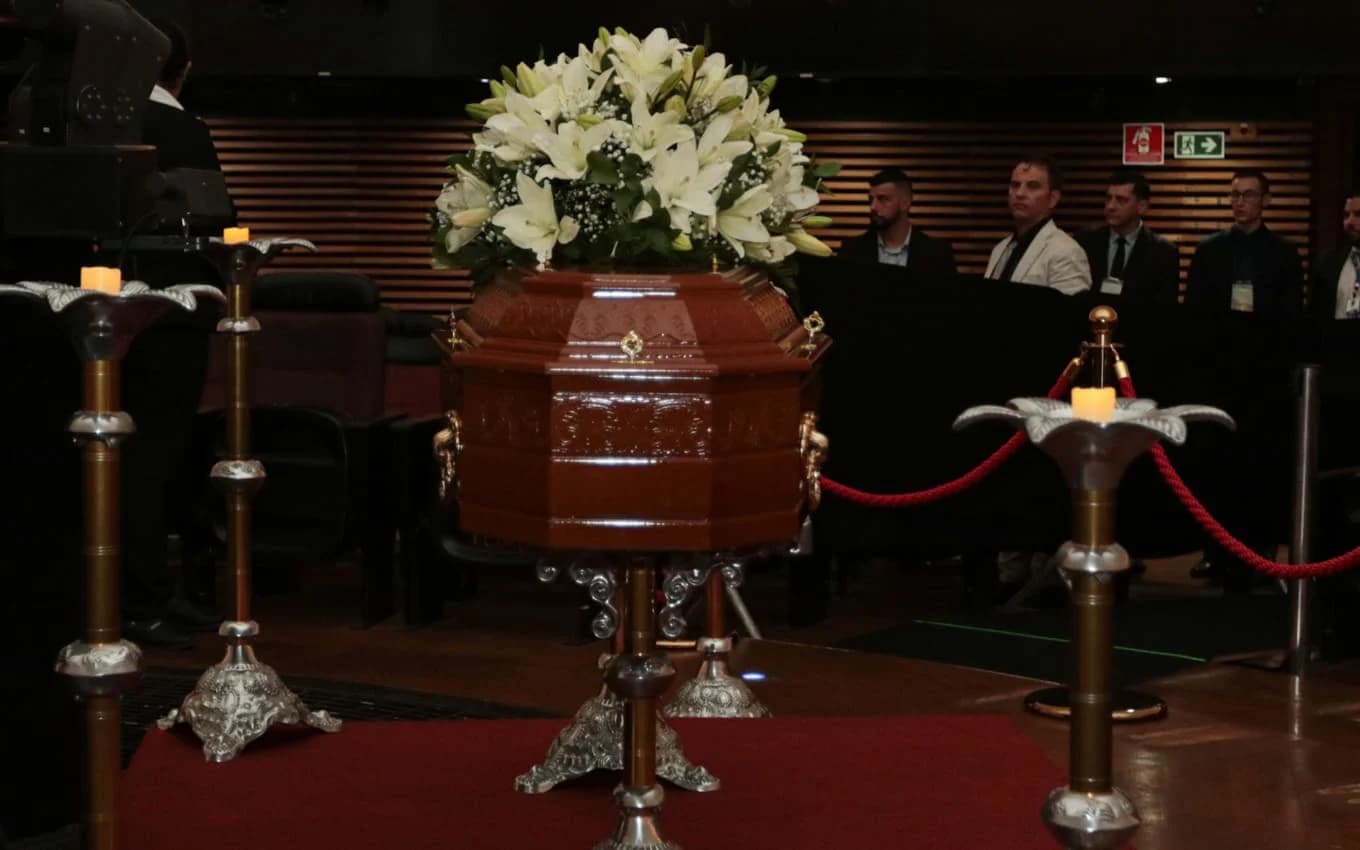 http://tvfoco.uai.com.br/wp-content/uploads/2015/05/Daniela-Mercury.jpg