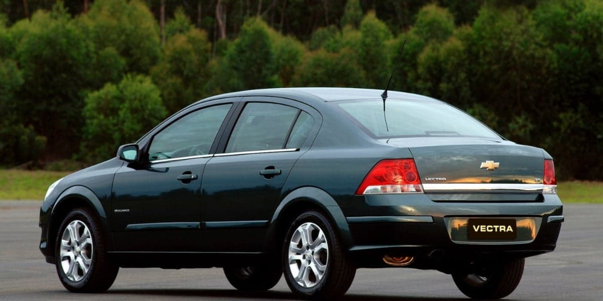 Chevrolet Vectra até 2011 pode ser comprado por R$ 30 mil - Foto: Reprodução/Internet Chevrolet Vectra até 2011 pode ser comprado por R$ 30 mil - Foto: Reprodução/Internet
