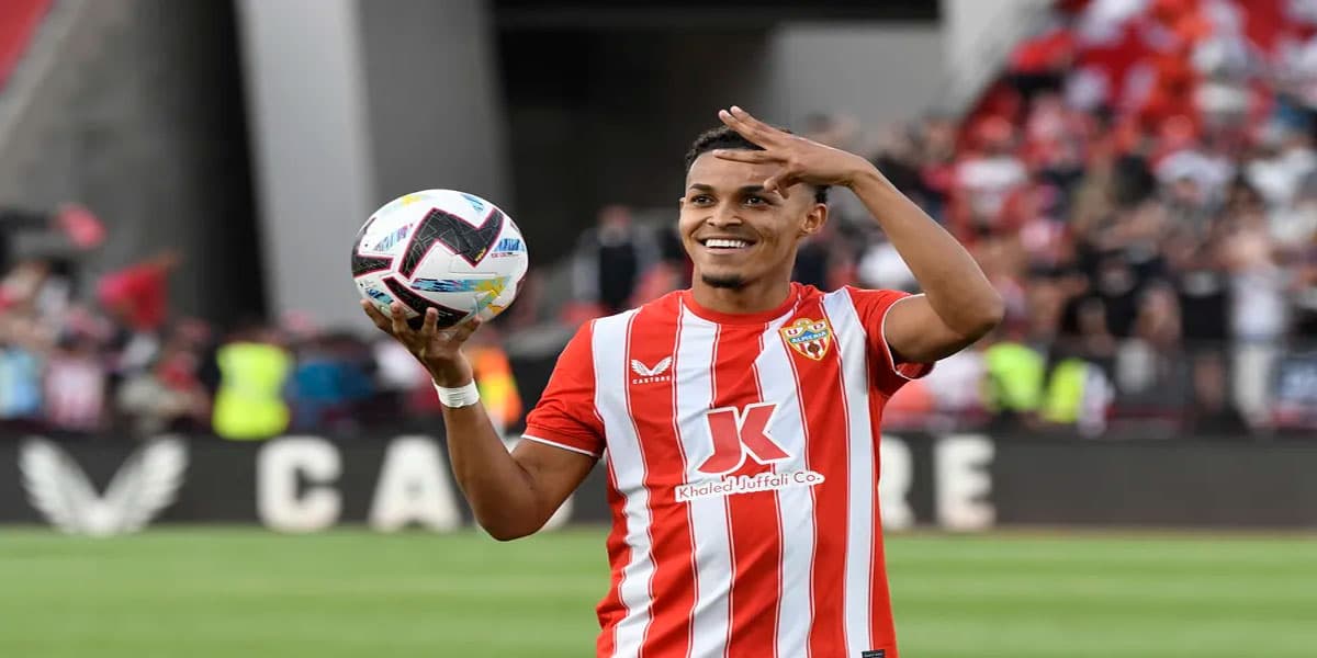 Lázaro Comemorando seu Hat-Trick (Foto: Carlos Barba/EFE) Lázaro Comemorando seu Hat-Trick (Foto: Carlos Barba/EFE)