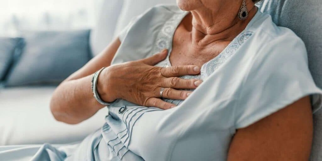 INFARTO nas mulheres: Muito cuidado, os sintomas são diferentes e você precisa ver os SINAIS AGORA